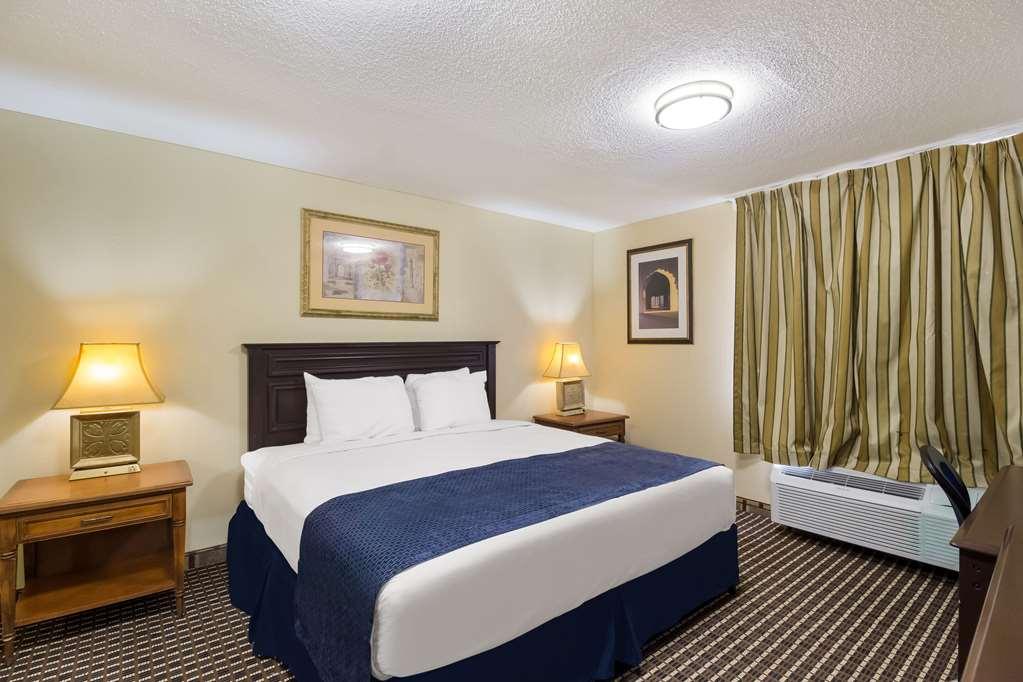 Rodeway Inn Houston North Greenspoint Room photo