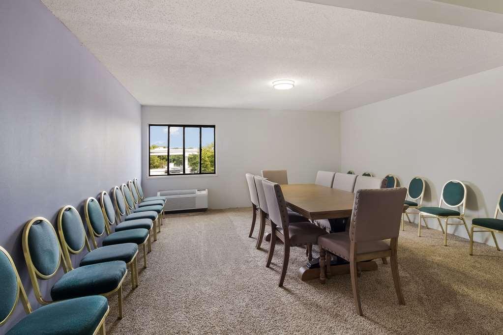 Rodeway Inn Houston North Greenspoint Facilities photo
